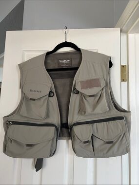 Like New SIMMS Lightweight Mesh-Lined Fishing Vest, L